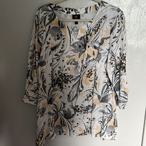 JM Collection Women’s Keyhole Crinkle top